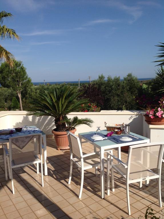B&B Villa Colfiorito Галиполи Екстериор снимка